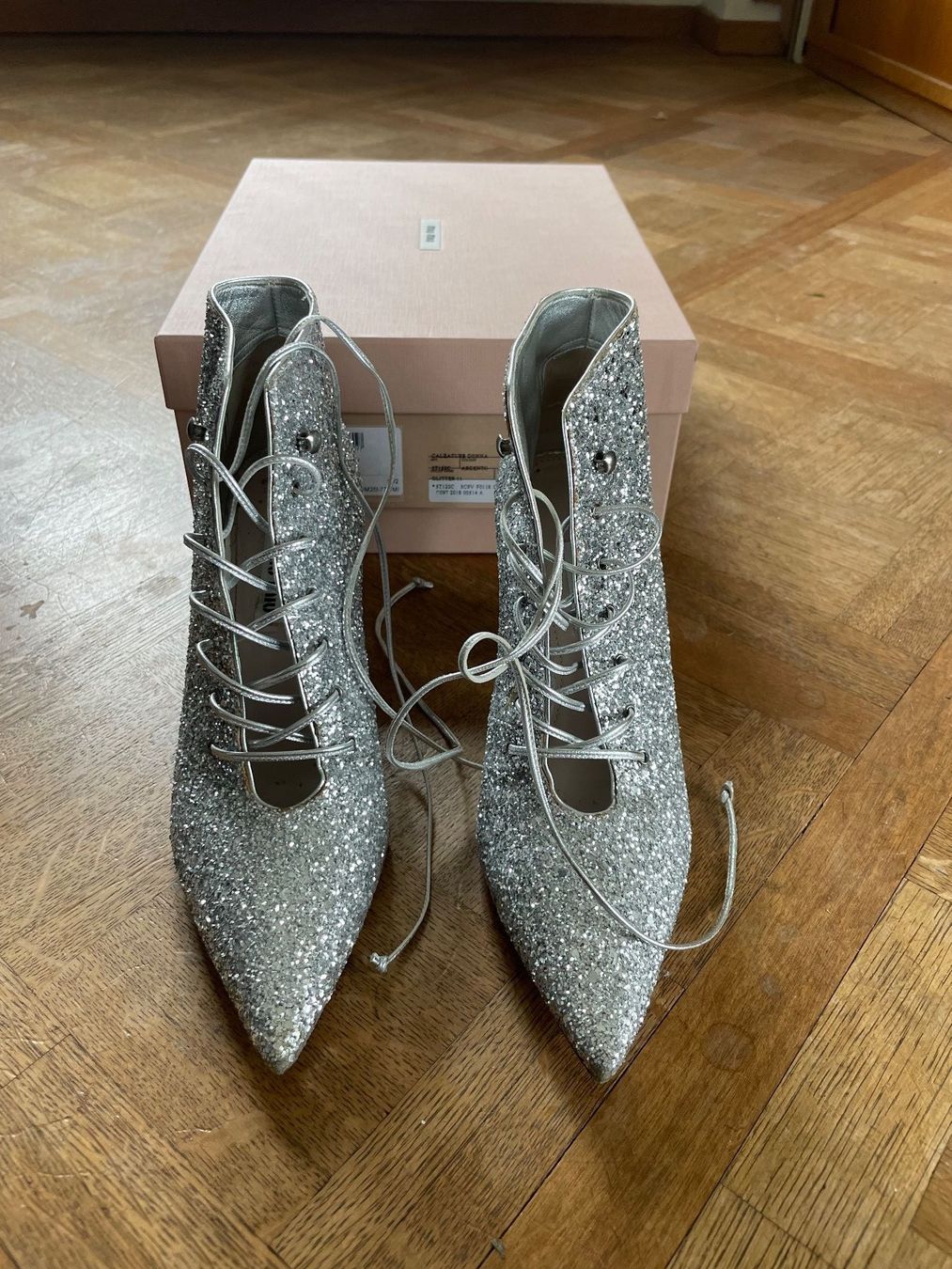 Miu Miu Damenschuhe: Miu Miu Glitter Ankle Boots, 85mm, Grösse 37.5 – Gebraucht aus Luzern von Linaka1