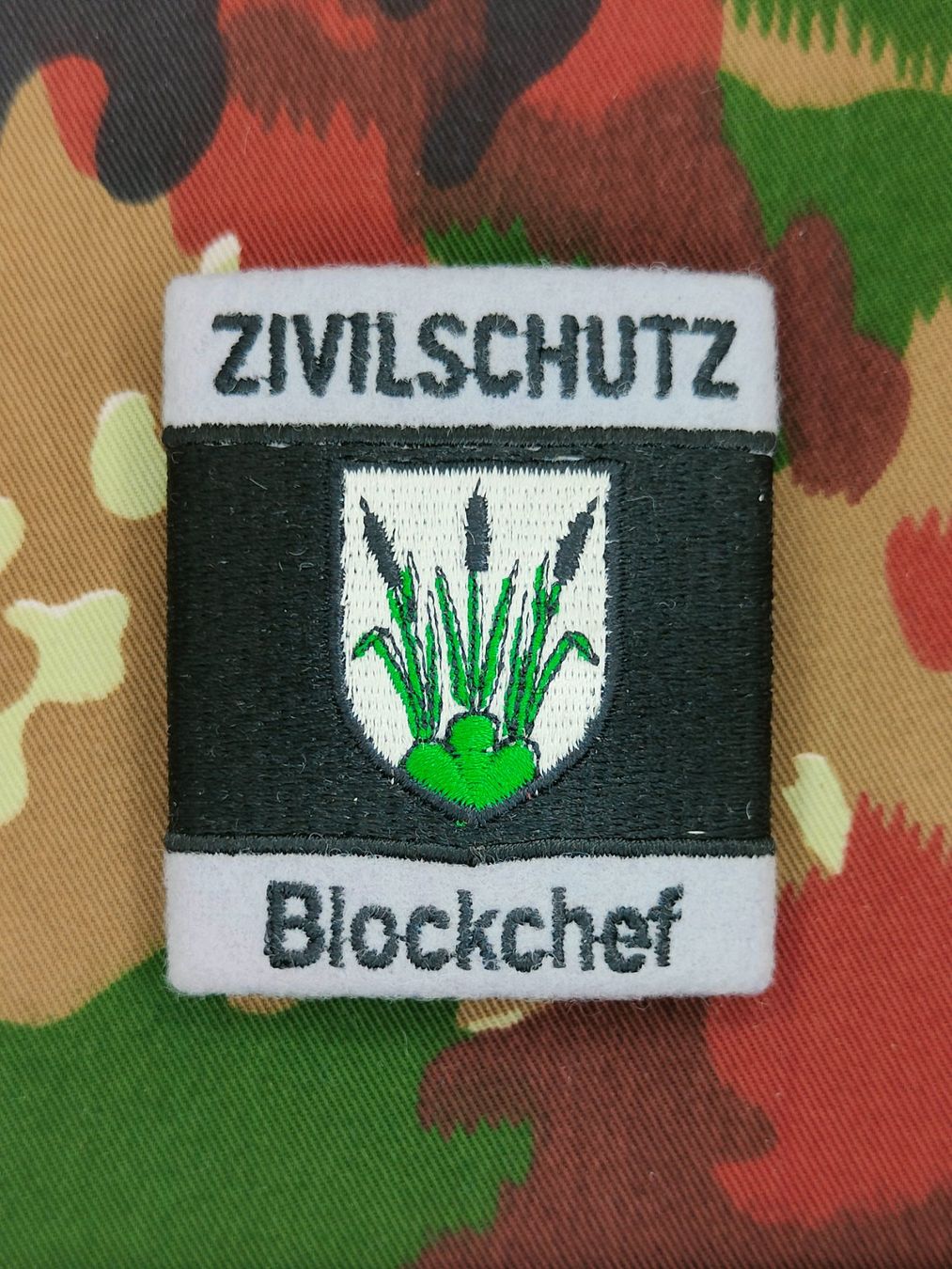 Placchette & Badge: Schulterpatte ZIVILSCHUTZ Blockchef, Variante 1 – Usato da Bauma venduto da SwissMilitaria