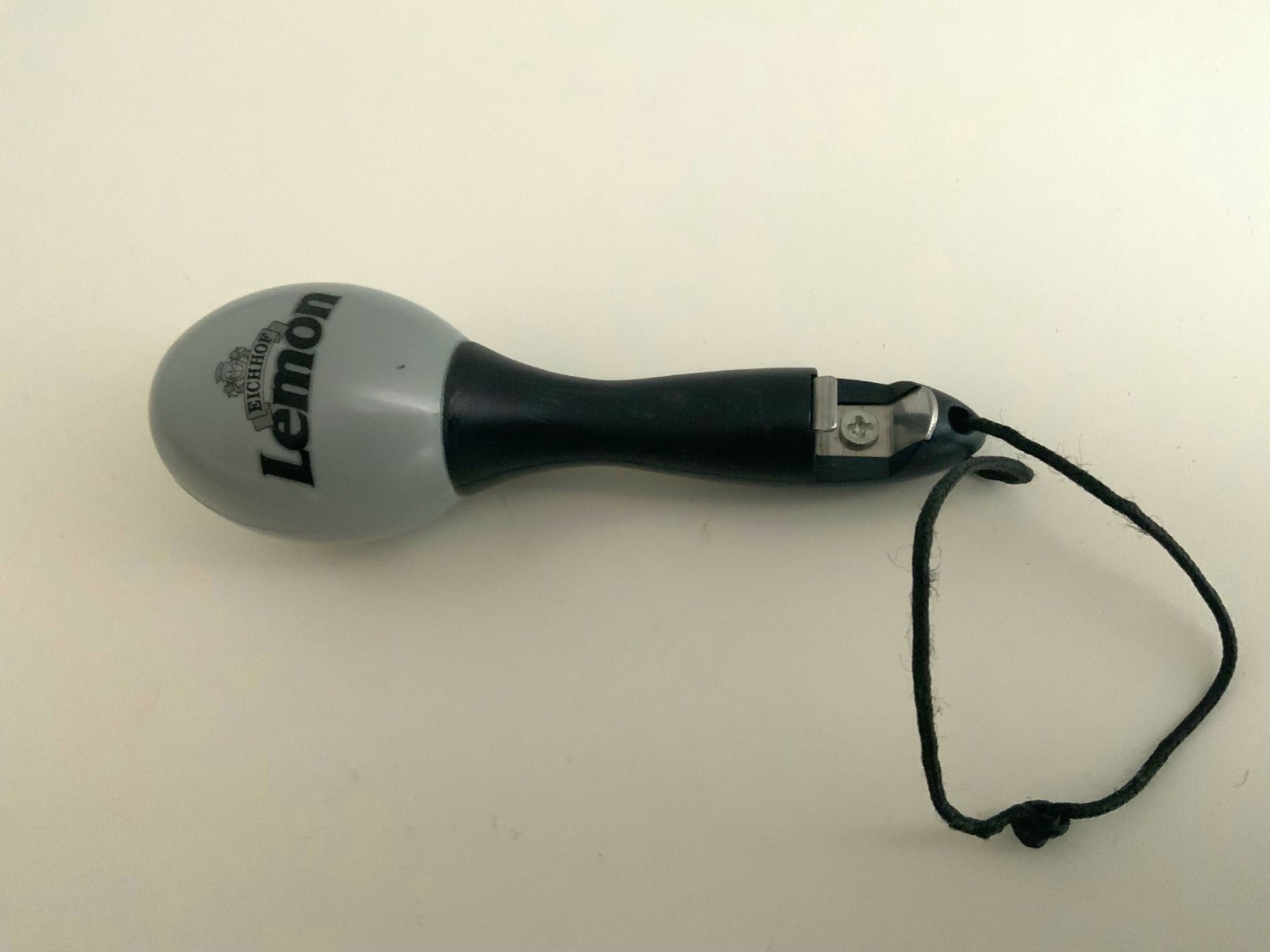 Eichhof Portachiavi: Rassel mit Flaschenöffner Gadget Werbung Eichhof Lemon – Usato da Luzern venduto da Flocke11 3