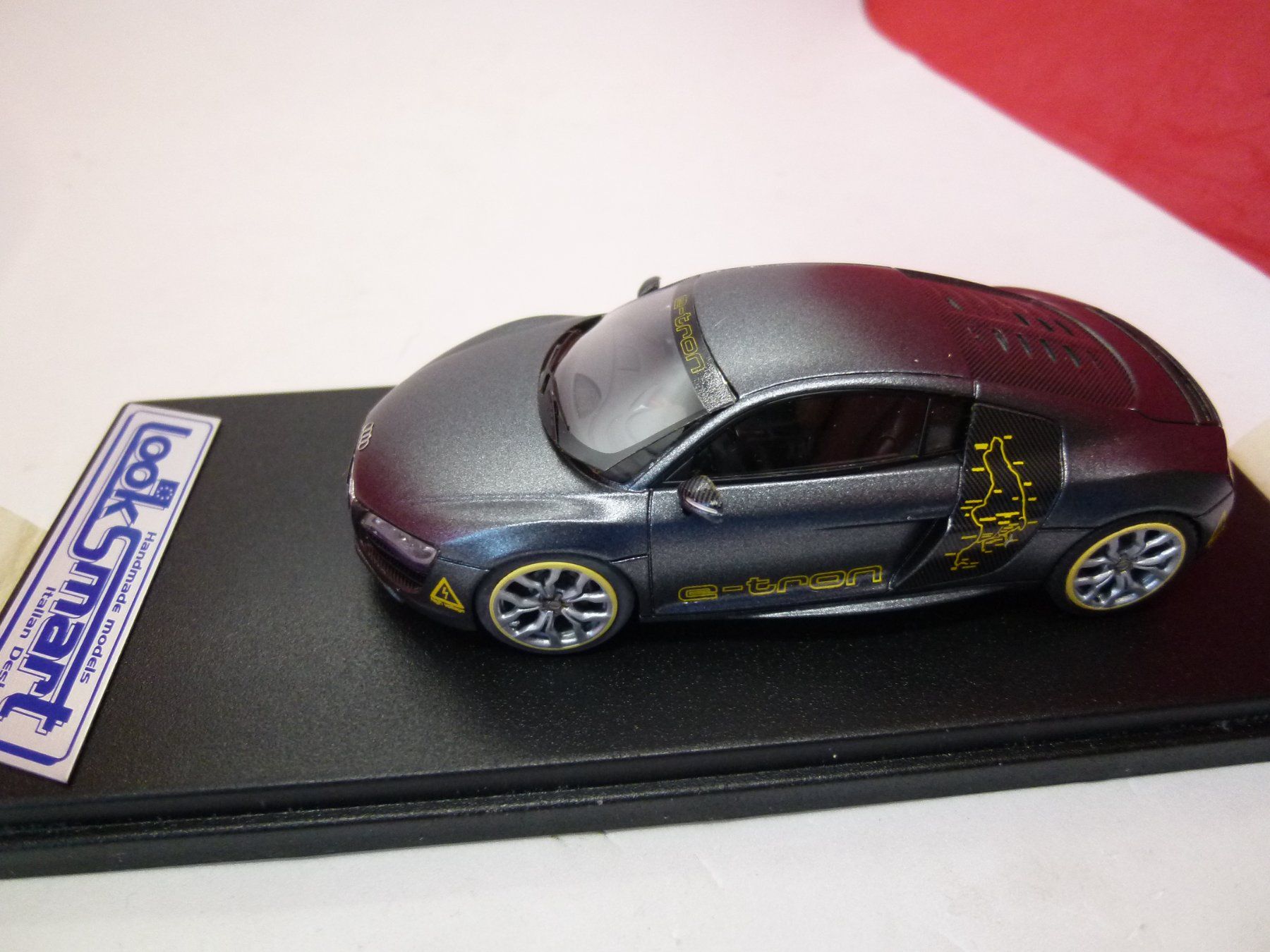 LookSmart Modellini d'auto: AUDI R8 - e-performance concept - sehr speziell - LOOKSMART – Usato da Reiden venduto da mondial2