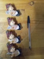 4x Gartenzwerg Figuren mit Tannenzapfenhut, Liegend