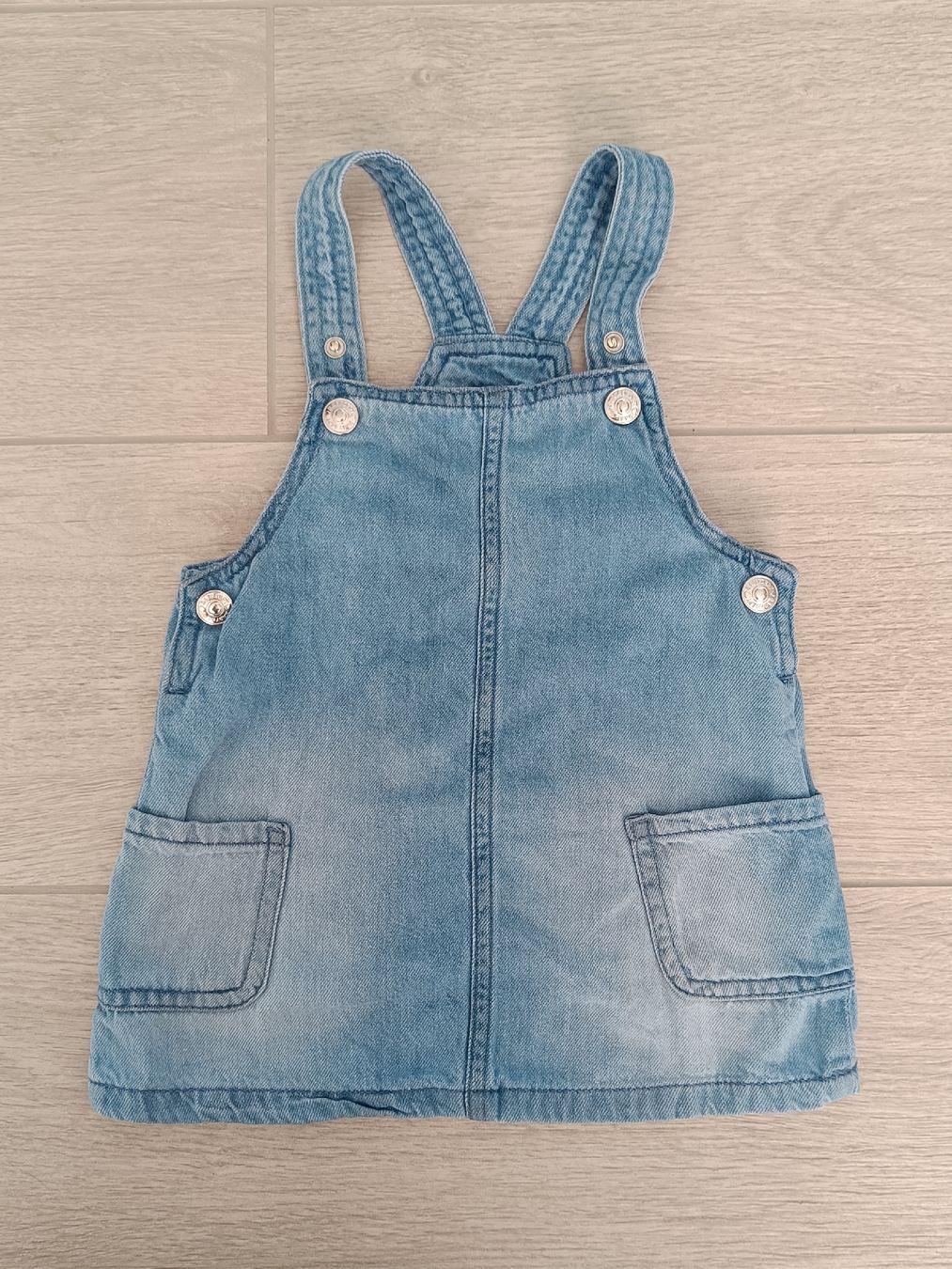 Baby-Mahlzeiten: Jeans-Latzkleid, Grösse 74, neu – Neu (gemäss Beschreibung) aus Reinach BL von jul_6xlh