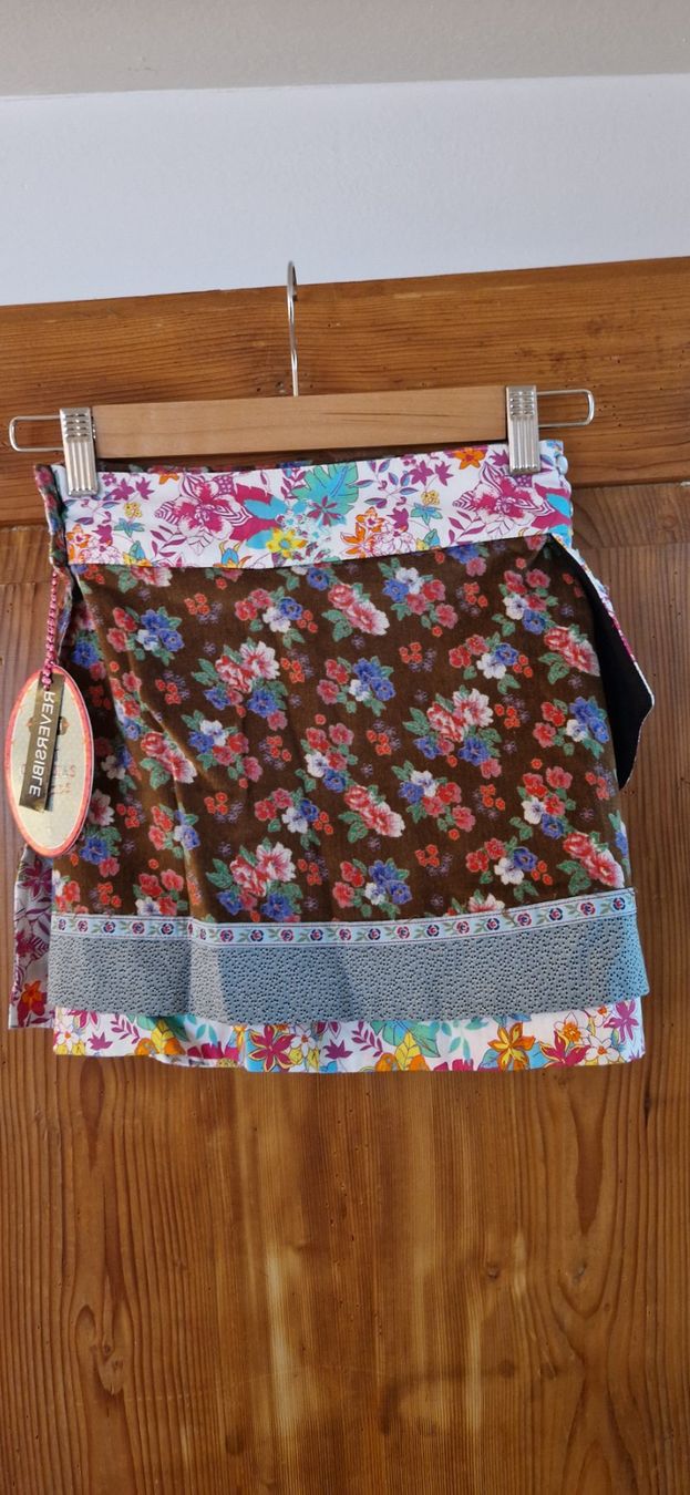 Moshiki Vestiti & Gonne: Moshiki Mini Choco Jupe Reversible – Nuovo e nell'imballaggio originale da Rifferswil venduto da maruna 1