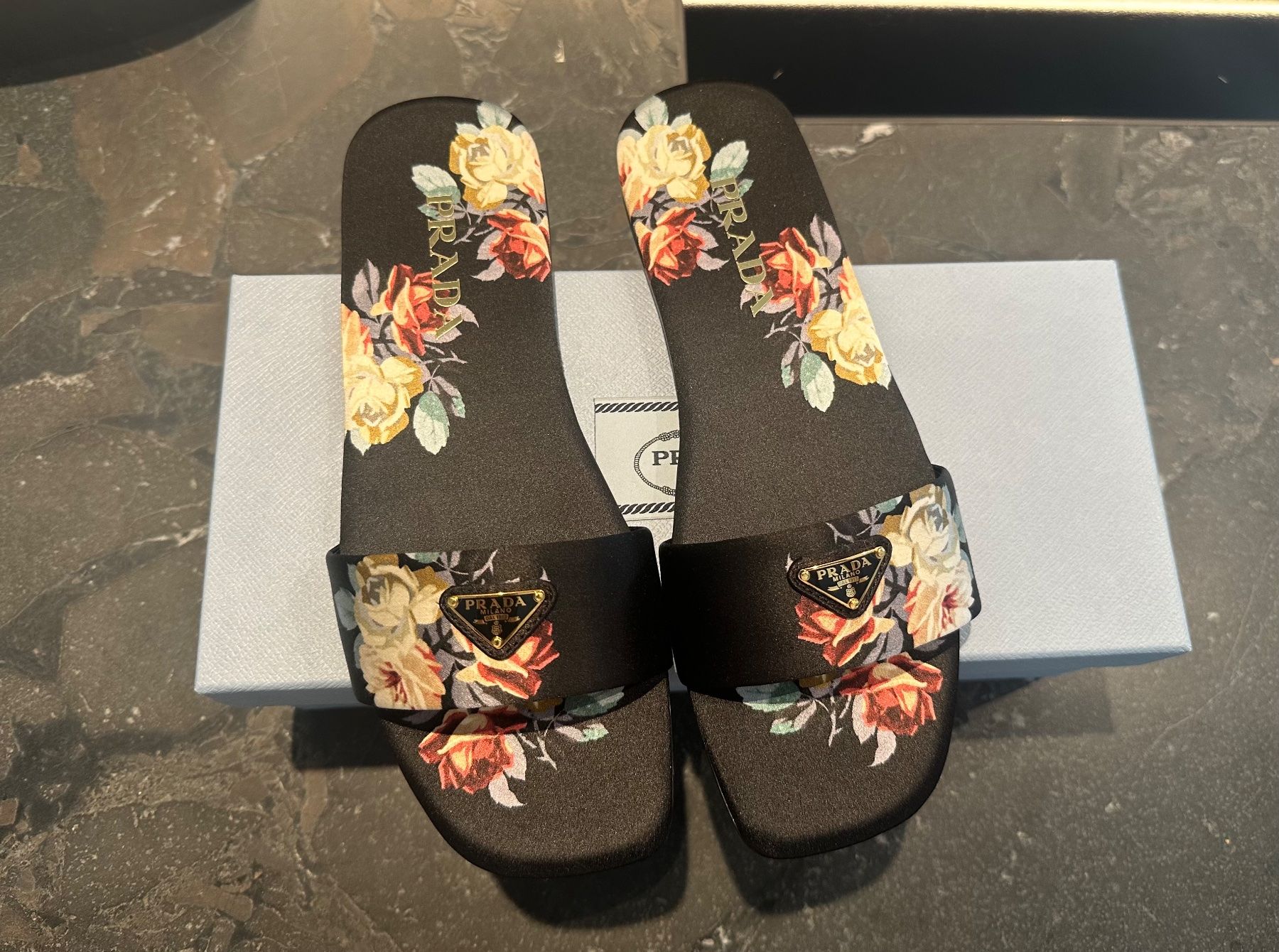 Prada Scarpe da donna: Prada Sandals Size 38 – Usato da Kloten venduto da ZuD48