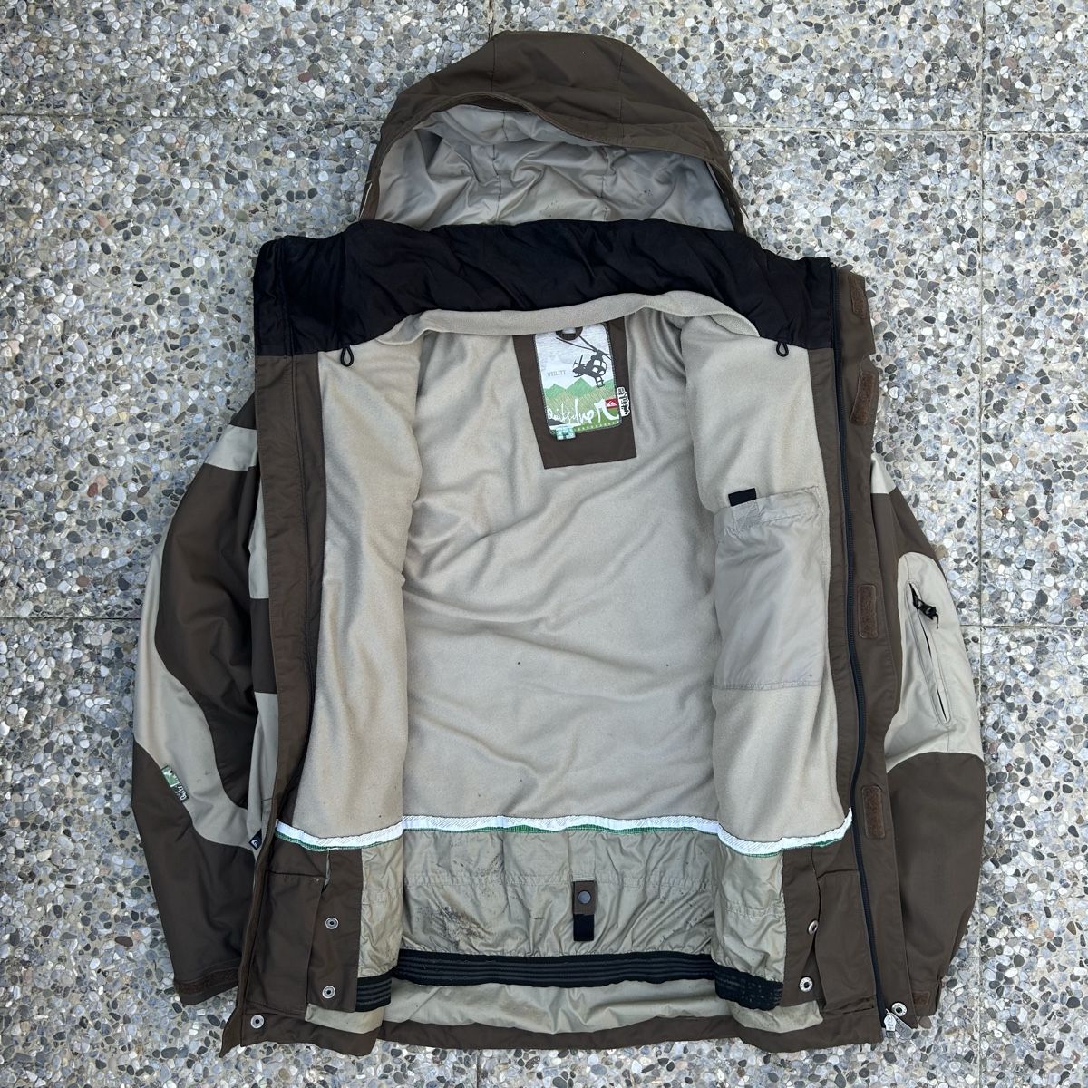 Quiksilver Giacche: Quiksilver Ski/Snowboard Jacket – Usato da brent venduto da fukusapes 2
