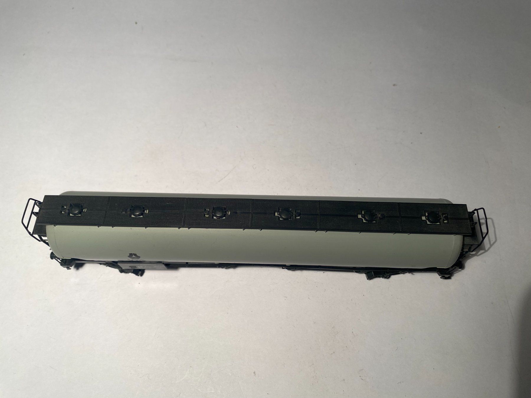 Roco Modellini di ferrovie: ROCO, Silowagen VTG grau, DC Achsen – Usato da Buchrain venduto da Modellbahn11 4
