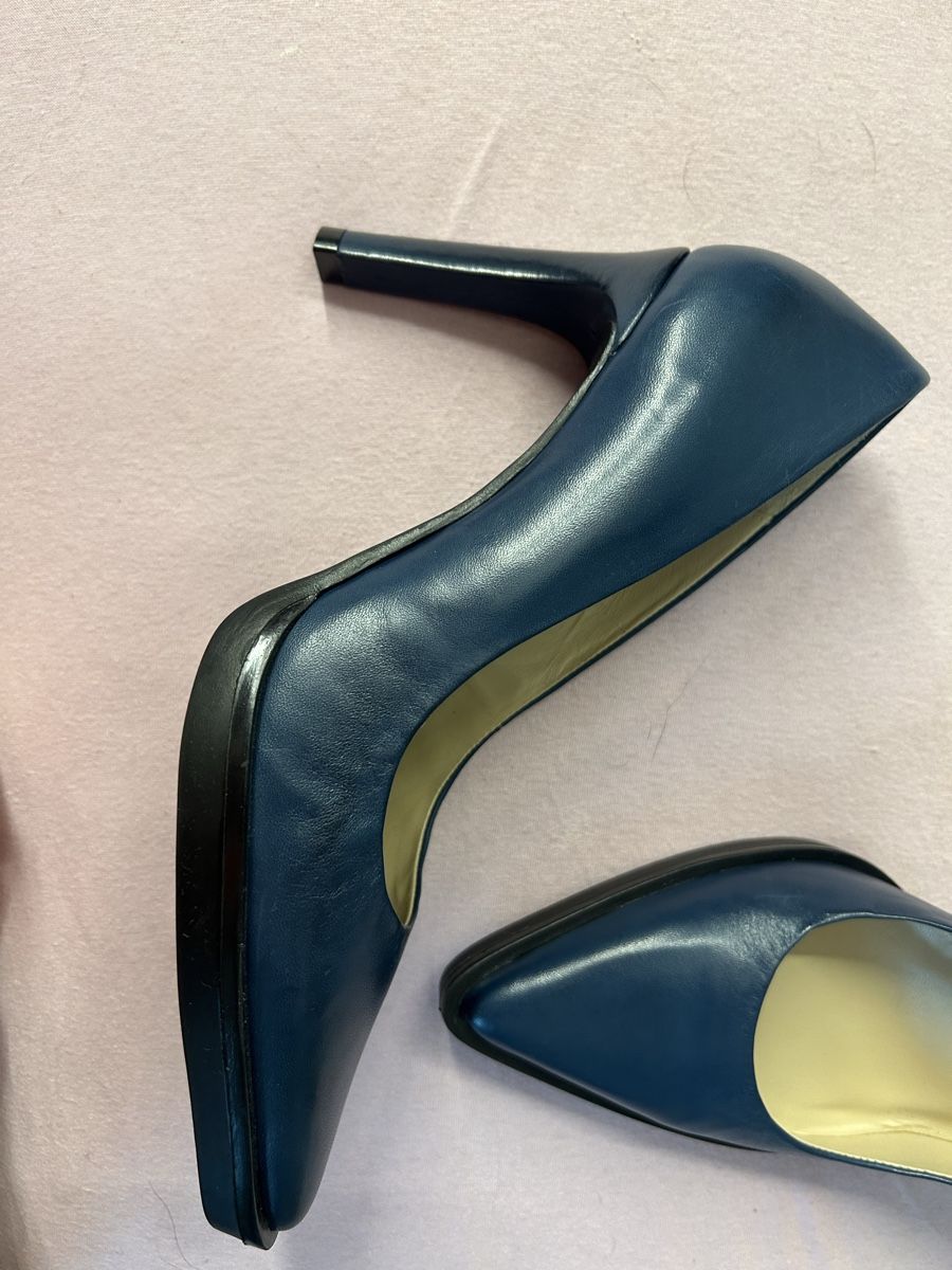 Scarpe da donna: San Marina pumps – Nuovo (secondo la descrizione) da St-Légier-Chiésaz venduto da fav_djb9 1