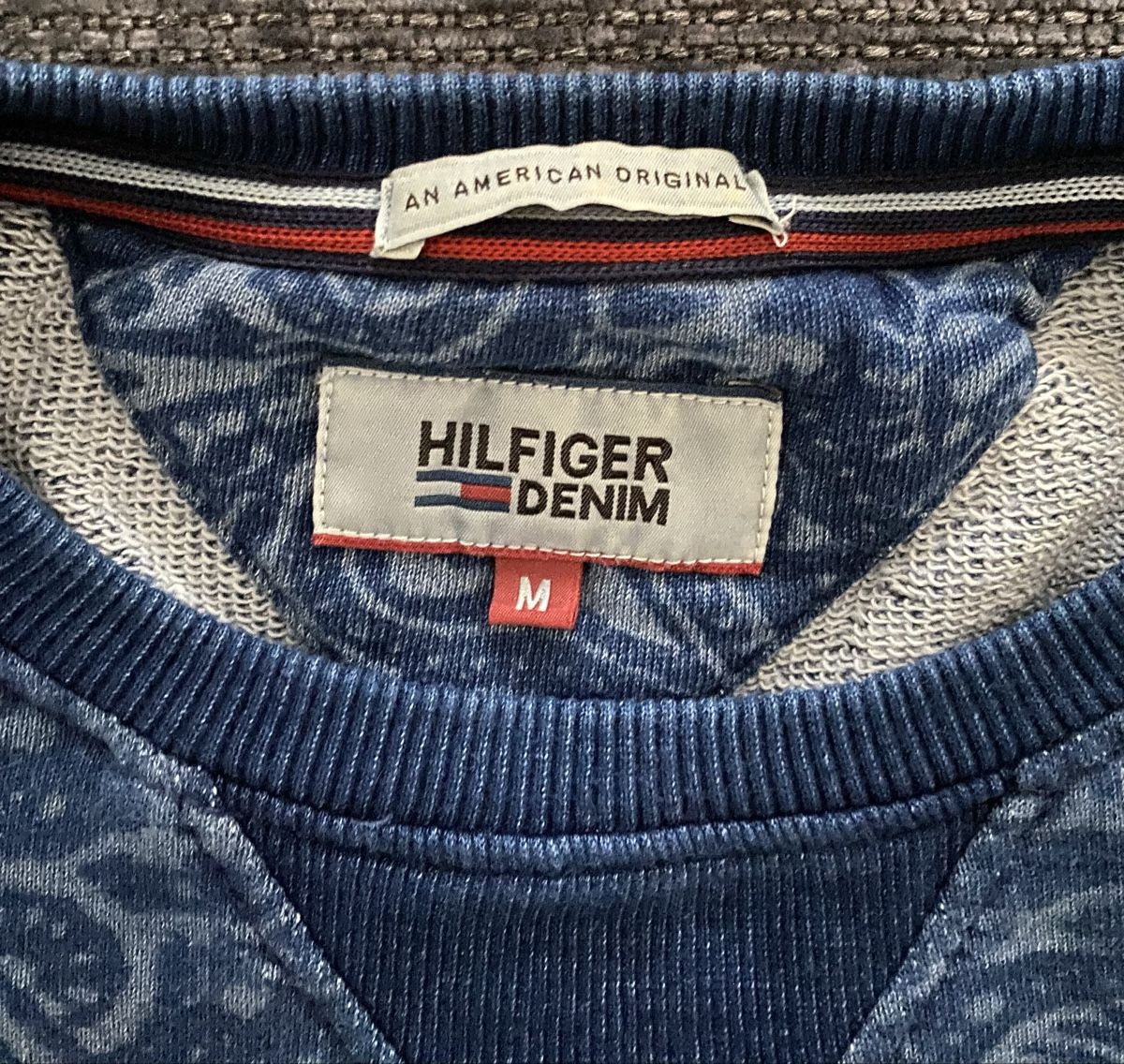 Tommy Hilfiger Pullover & Sweatshirts: Pullover Tommy Hilfiger – Gebraucht aus Münchenstein von Mr.Tomari 1