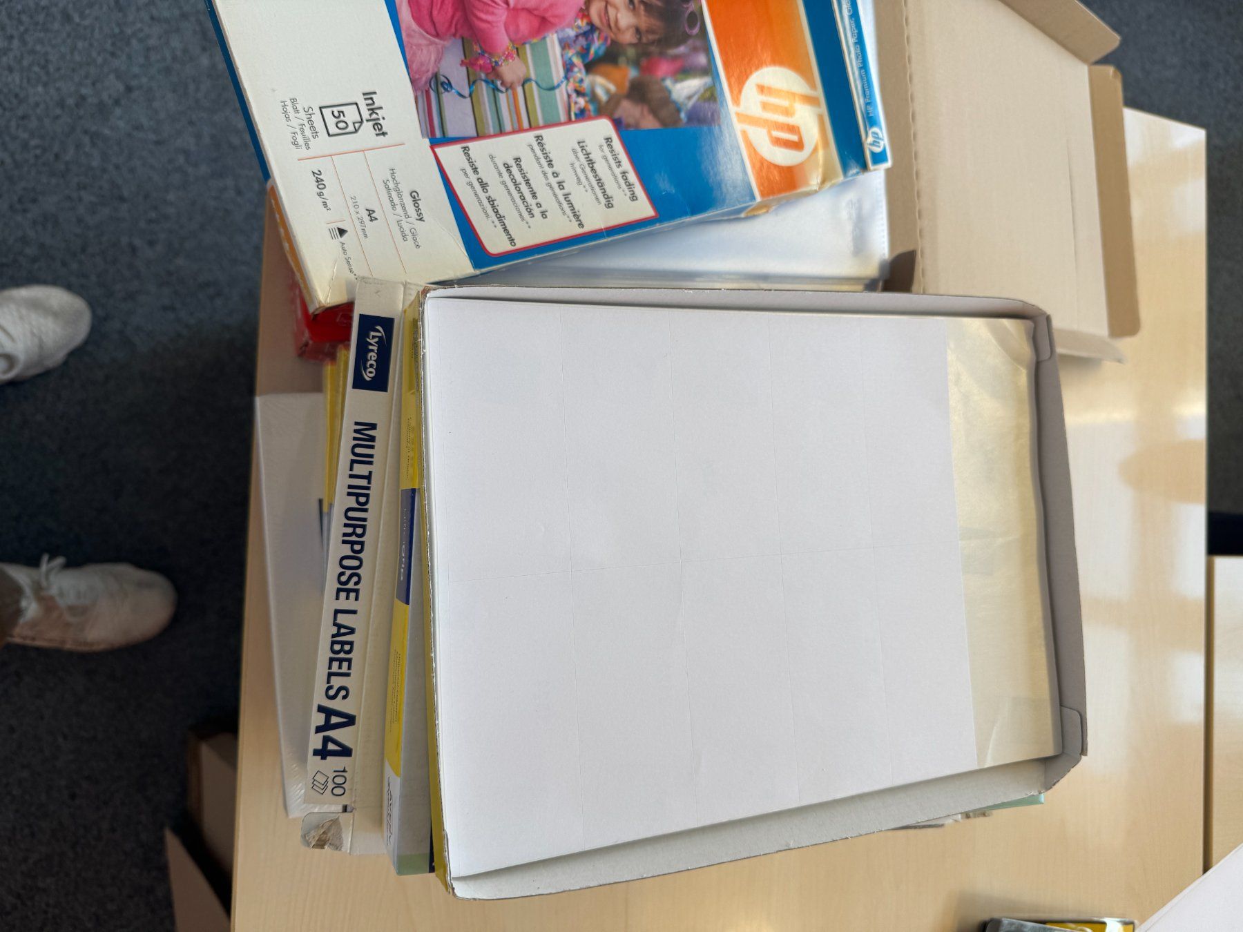Papier: verschiedene Büroartikel – D'occasion à Widnau par BenkeGmbH 2