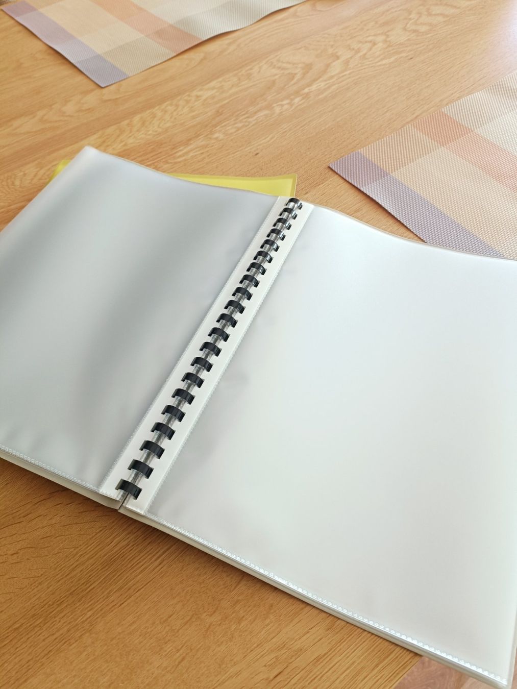 Raccoglitori: Schnellhefter Ringbuch 2 Stück A4 neu – Nuovo (secondo la descrizione) da Wallisellen venduto da plast01 2