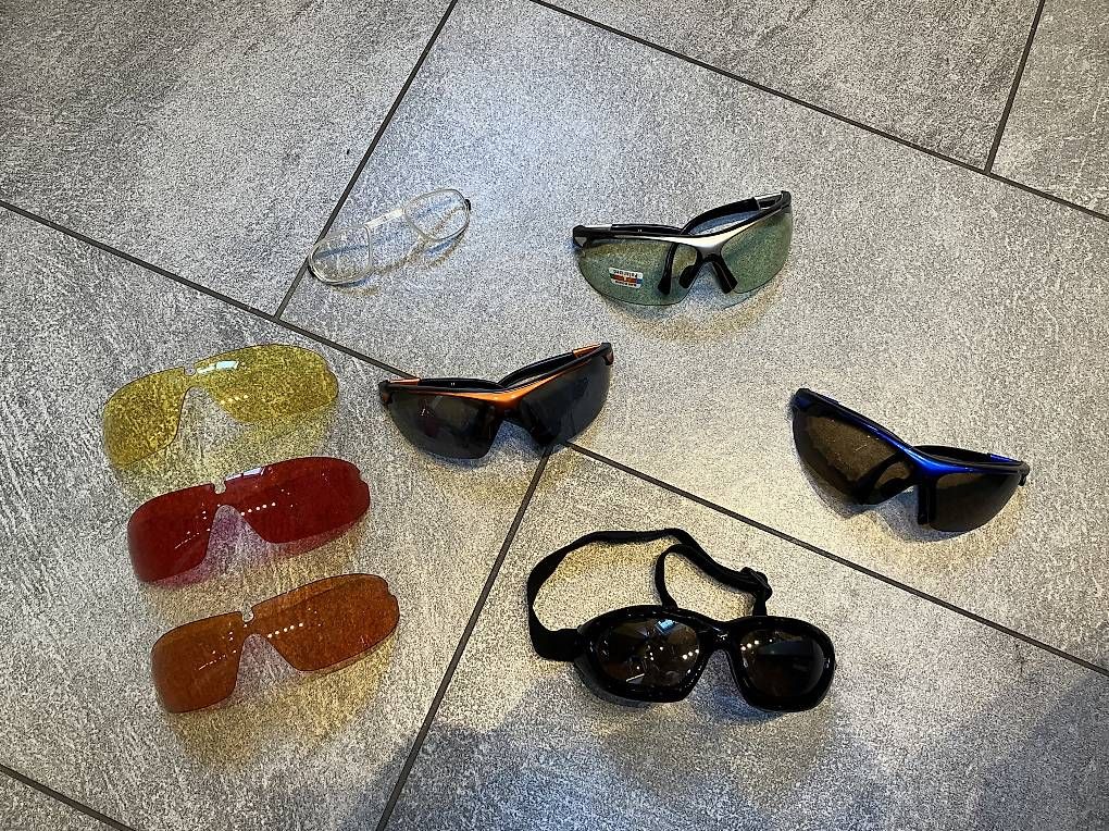 Lunettes & Verres: Set occhiali da sole sportivi  – D'occasion à Meride par Alain0..