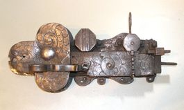 Antikes Türschloss geschmiedet