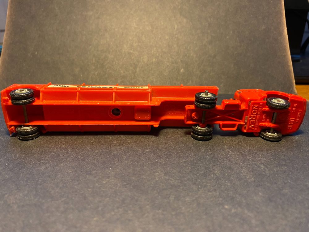 Tracteur UNIC Rouge Miniature Norev échelle 1/86 - Occasion - Jouet Collection