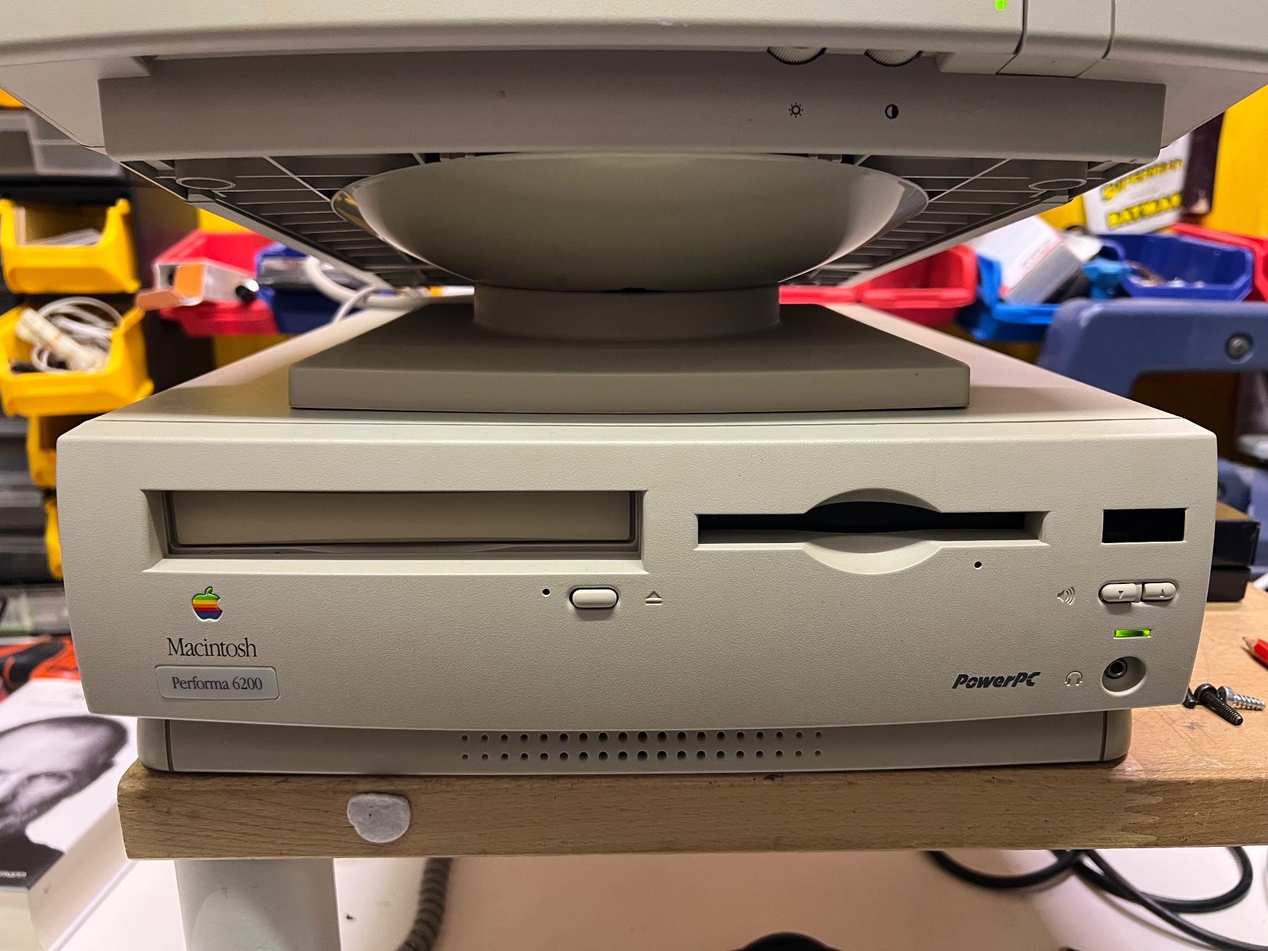 Apple PC: Mac Performa 6200 mit Apple Performa Plus Display – Usato da Steckborn venduto da rboelsterli 1
