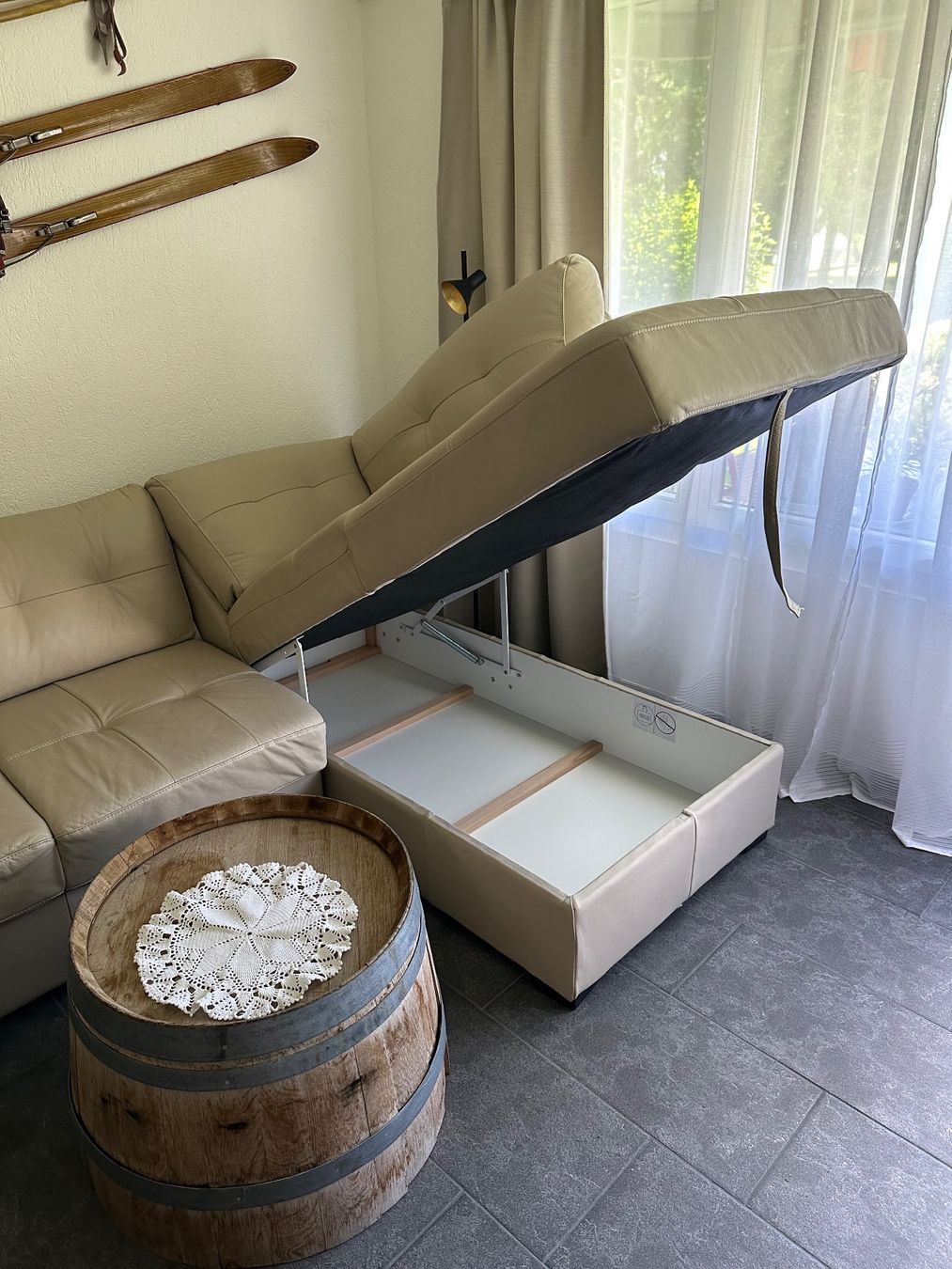 Sofas: Echtleder Ecksofa (Bettfunktion & Stauraum) – Gebraucht aus Davos Platz von isa_9vx8 3