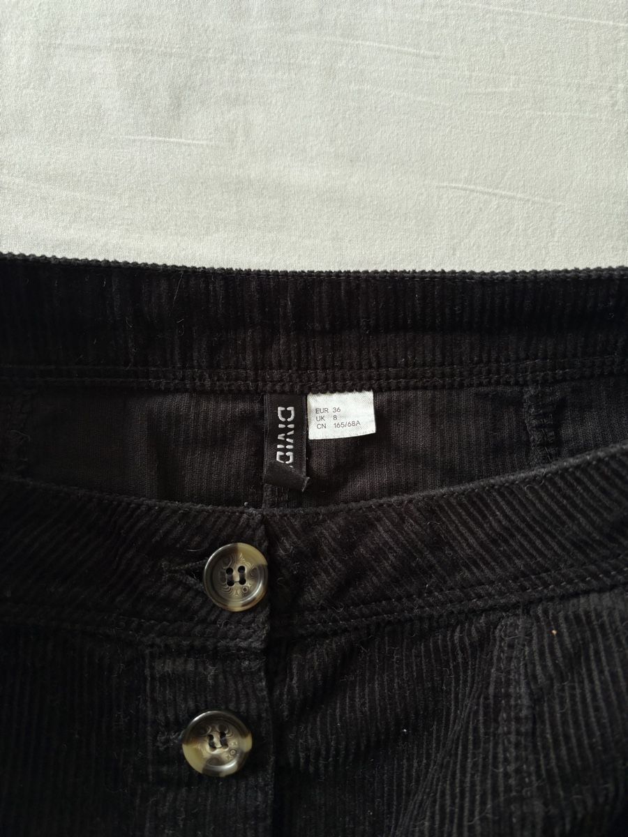 H&M Gonne: Cord Rock, H&M, Grösse 36, schwarz – Usato da Zürich venduto da Sera.13 1