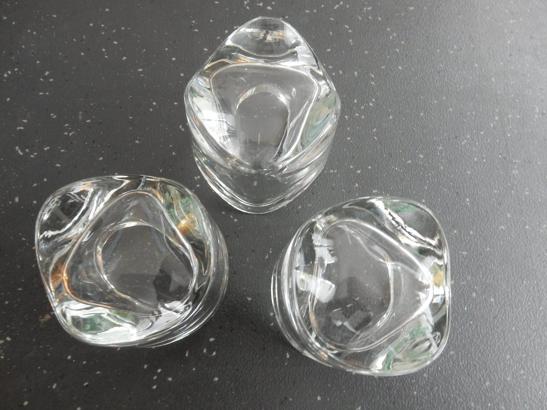 Portacandele: 3er Set: dekorative Teelichthalter aus massivem Glas – Nuovo (secondo la descrizione) da Jona venduto da simongarden 7