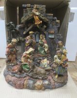 Krippenstall mit Figuren