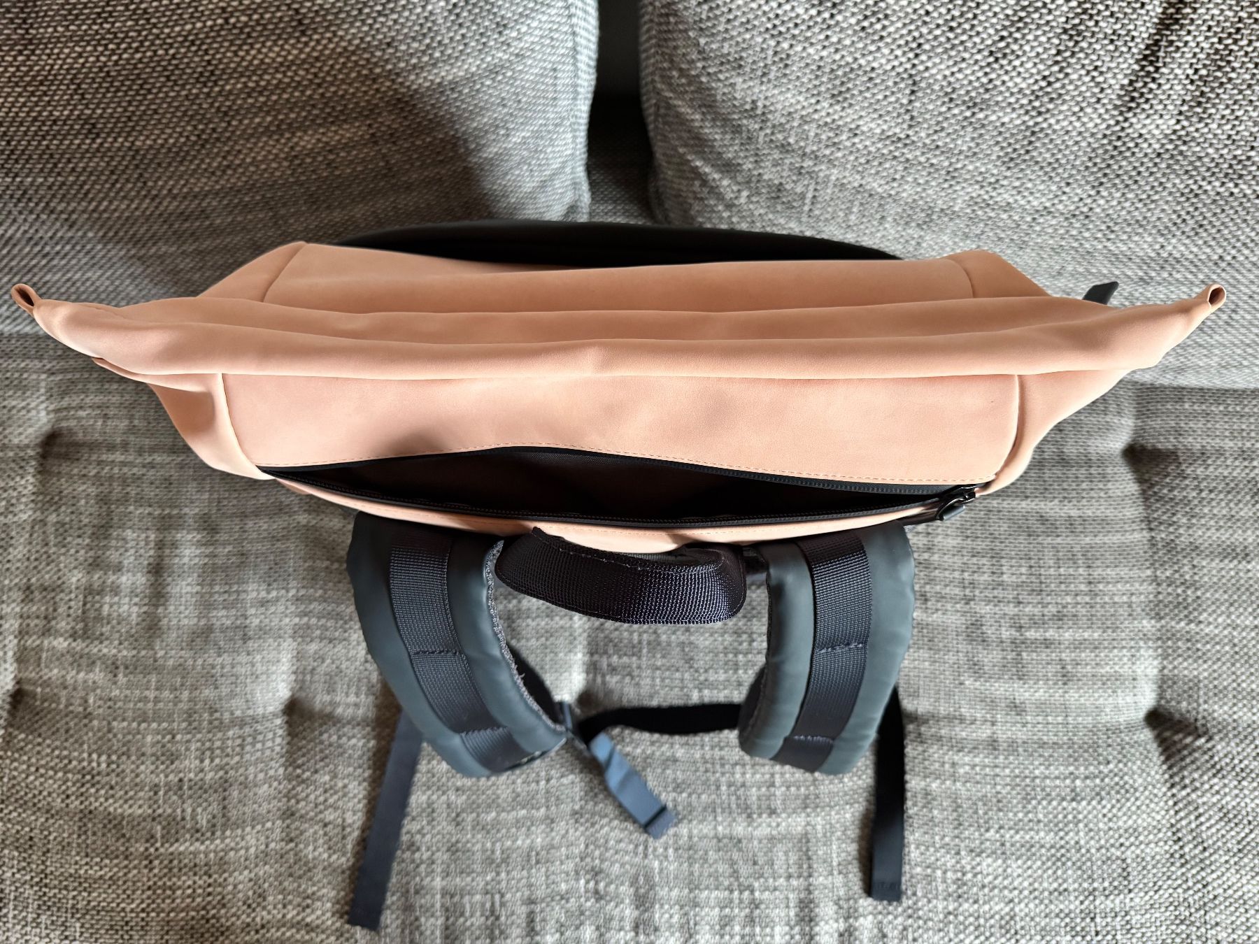 Kapten & Son Zaini: Rucksack Kapten & Son Helsinki Navy Blush – Usato da Gommiswald venduto da Aloha.Spirit 9
