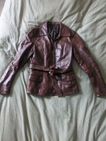 Braune Lederjacke Gr. S im Herbstlook mit Guertel 🧥