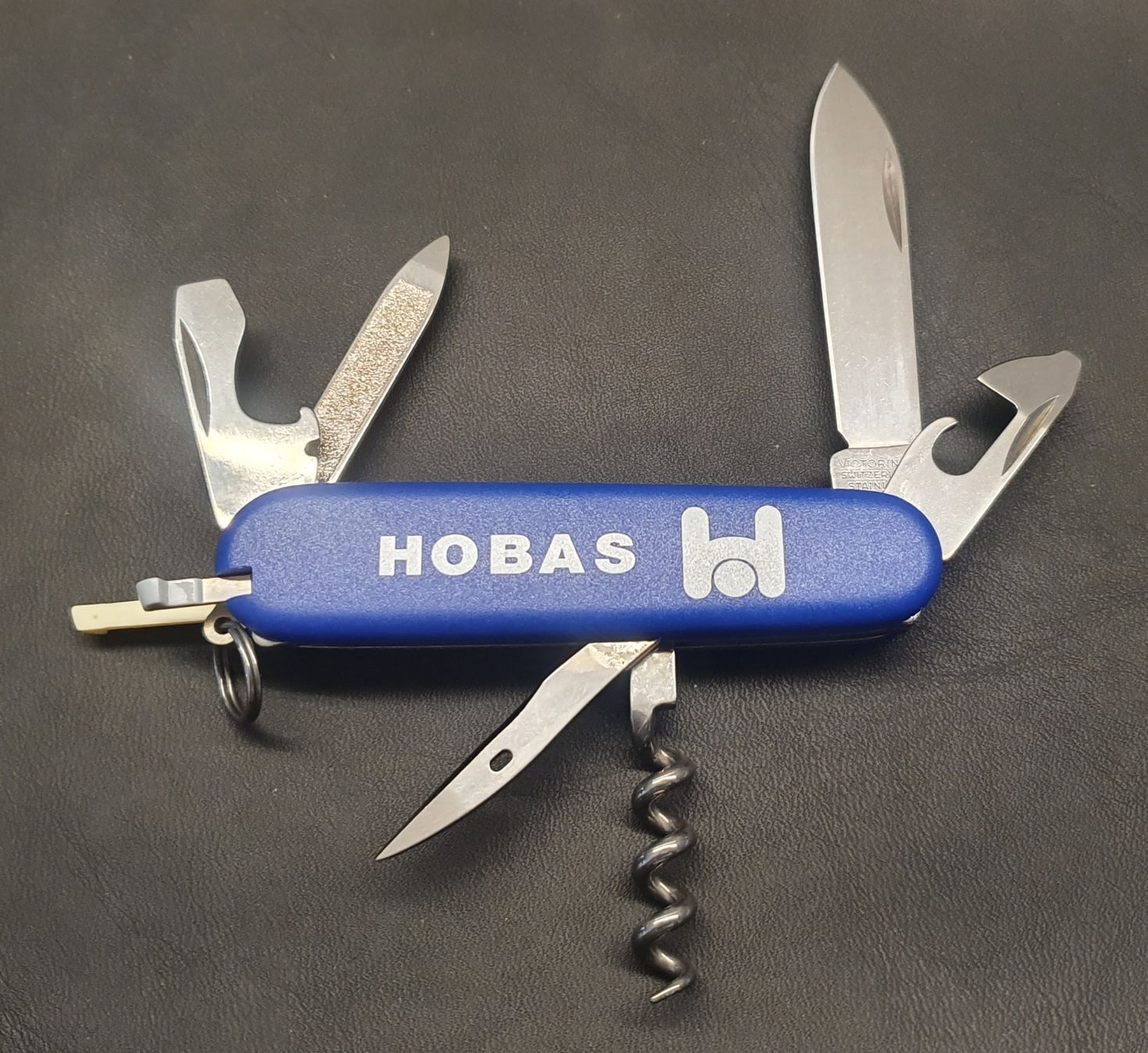 Victorinox Coltelli tascabile: 4 Victorinox Taschenmesser mit Logo – Nuovo (secondo la descrizione) da Härkingen venduto da MarianneSi 2