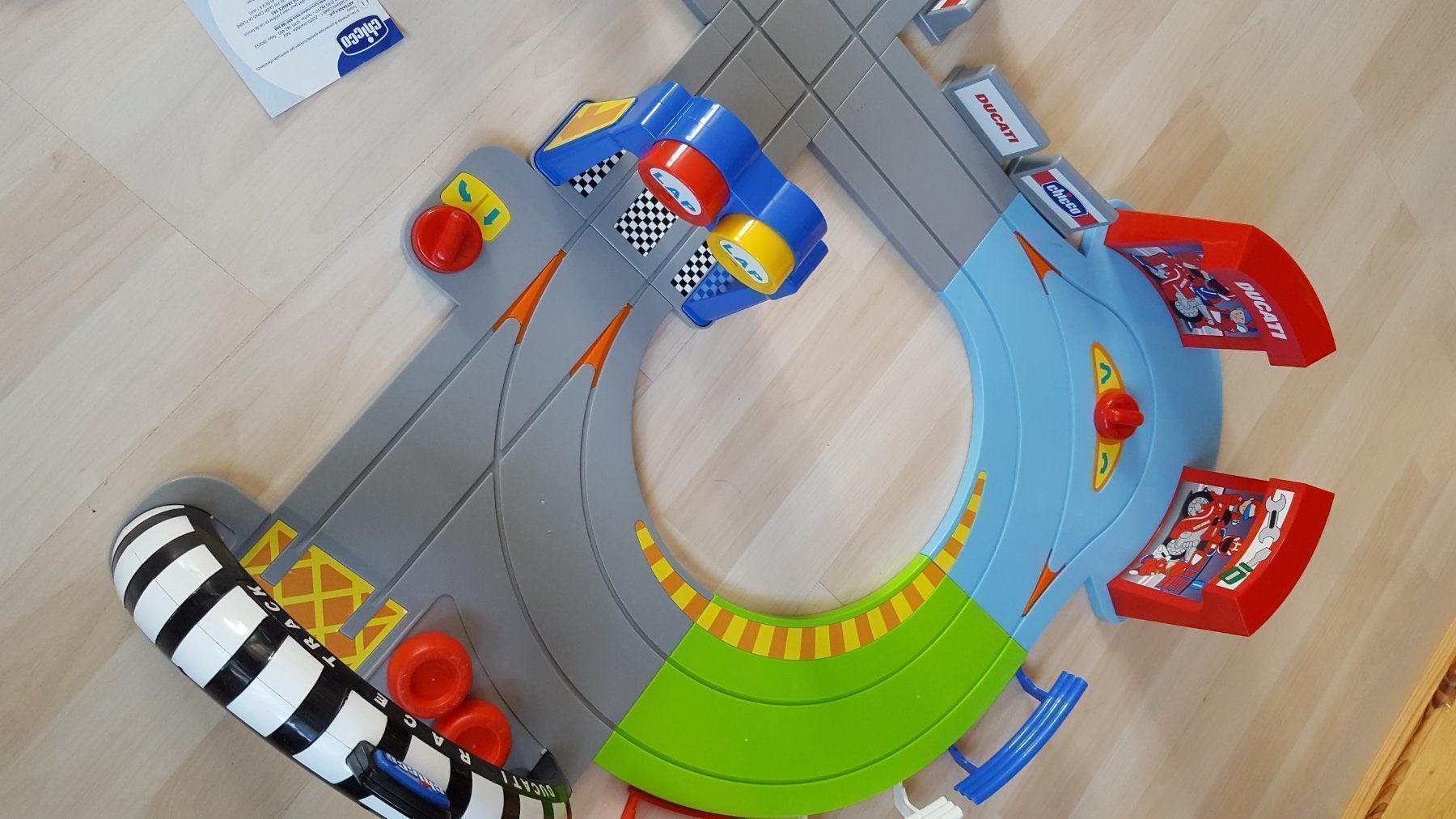 Piste: Rennbahn Töff, chicco Ersatzteile ohne Töff und Controller – Usato da Schönengrund venduto da lia_t65g 1