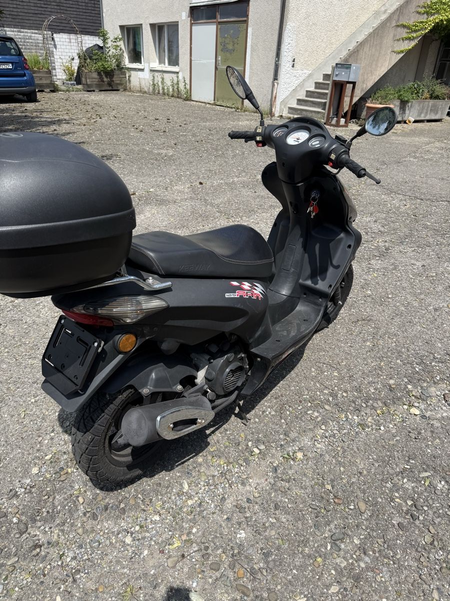 Keeway Scooters: Roller Keeway ARN 125 – D'occasion à Wangen ZH par Fr34k. 3