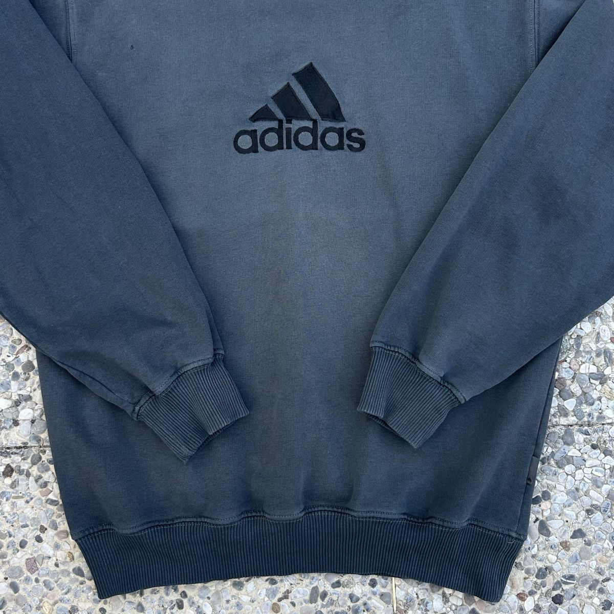 Adidas Maglioni & Felpe: Vintage Adidas embroidered sweatshirt – Usato da brent venduto da fukusapes 2