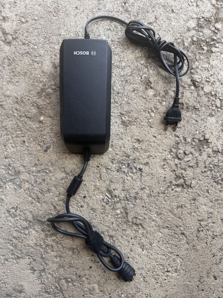 Bosch Chargeurs: Chargeur vélo électrique bosch  – D'occasion à Leysin par samuelpittex1