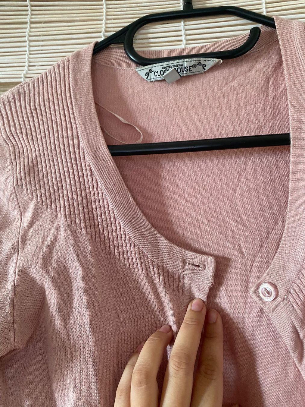 Autres vêtements garçon: Cardigan rose – D'occasion à Montreux par iza_peche8 1