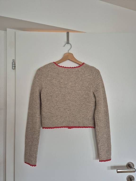 Vestes: Trachten-Strickjacke Grösse S – Neuf avec emballage d'origine à St. Gallen par olivanna 1