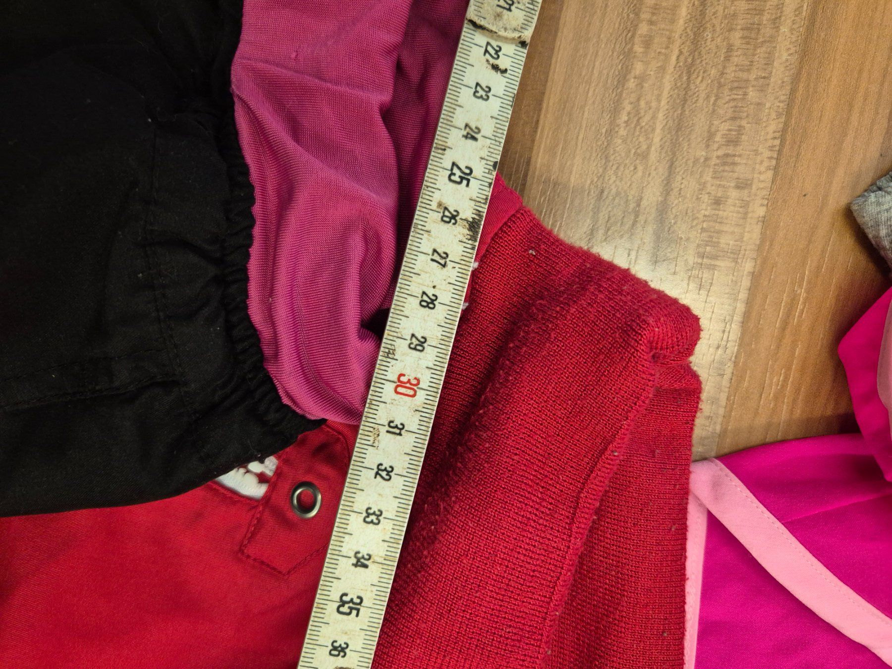 Hosen: 1 Sporthosen  Gr. M, K8 – Gebraucht aus Schwarzenburg von flamingo1970 2