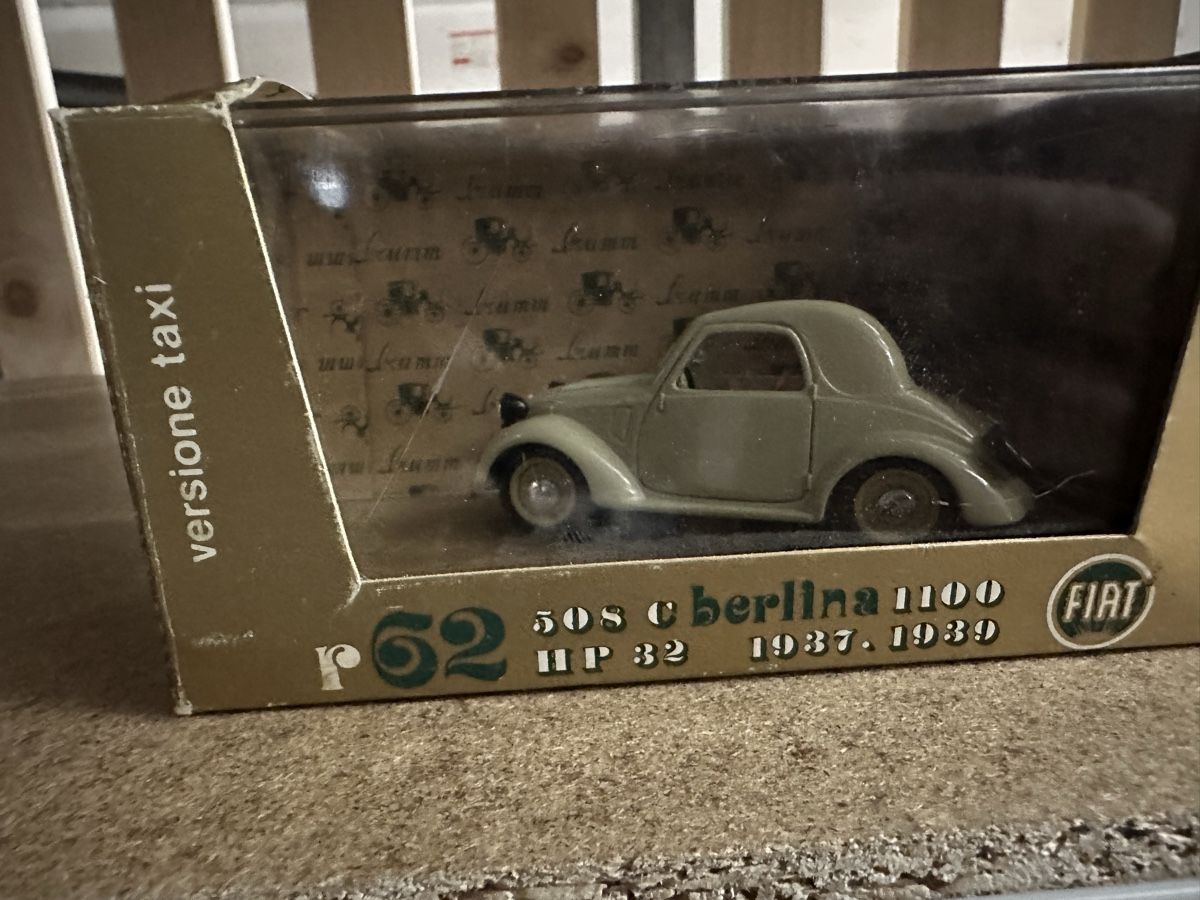 Fiat Modellini d'auto: Fiat 508 C Berlinetta Modellauto Taxi Version 1:43 – Nuovo e nell'imballaggio originale da Zürich venduto da ner_j6xn