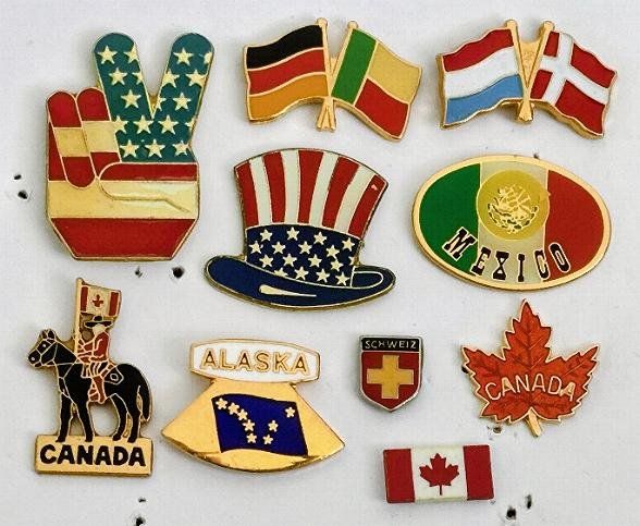 Placchette & Badge: 10 diverse Länder Pins – Usato da Pfäffikon ZH venduto da Colacity