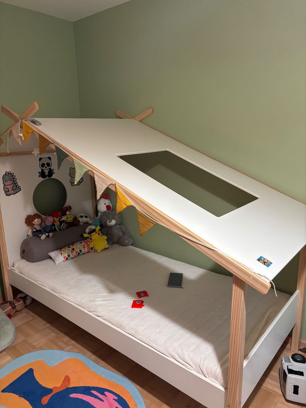Pfister Letti: Kinderbett Hausform 90x200 – Nuovo (secondo la descrizione) da Luzern venduto da san_9xb9
