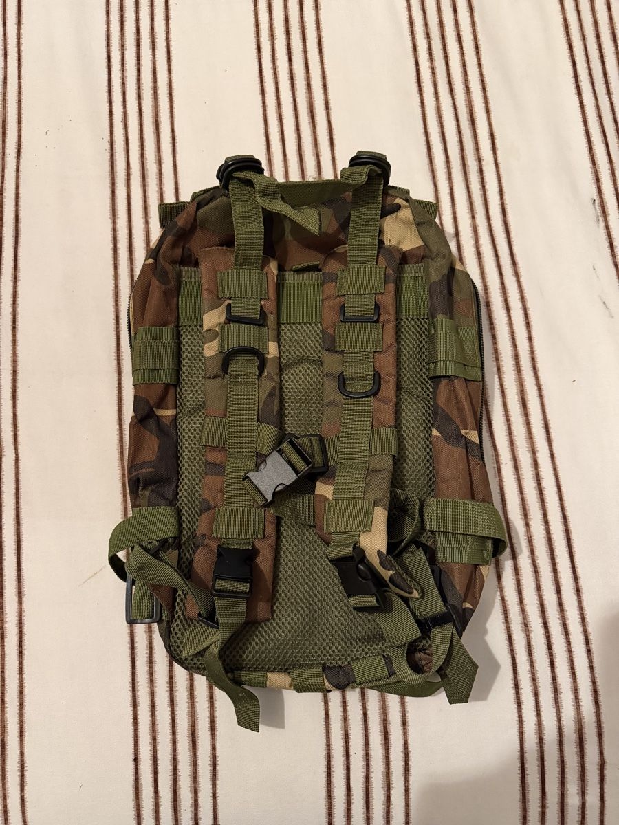 Zaini: Sac a dos militaire – Usato da La chaux de fonds venduto da ri__5z6r 1