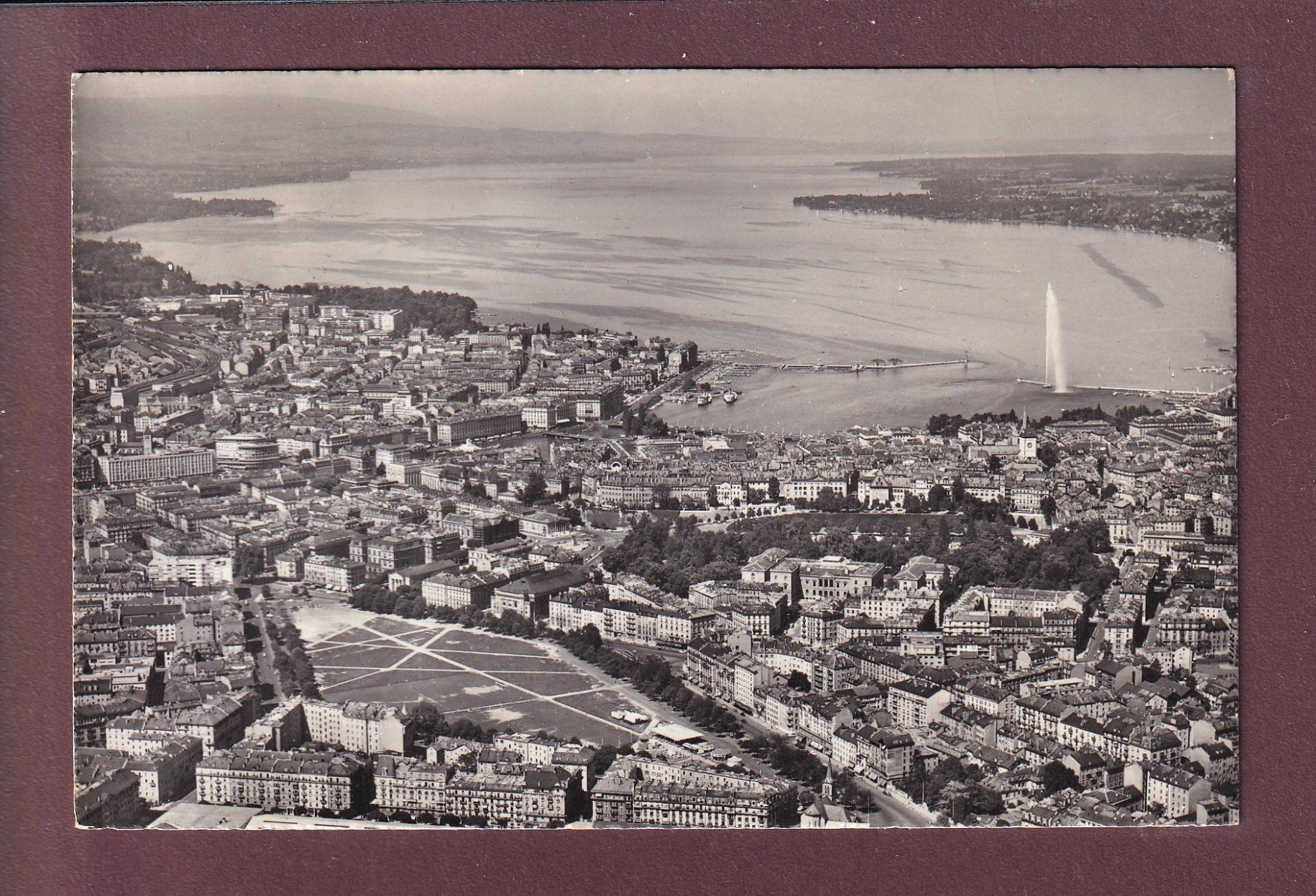 Cartes postales: GENEVE - Vue aérienne – D'occasion à Pully par nicecards