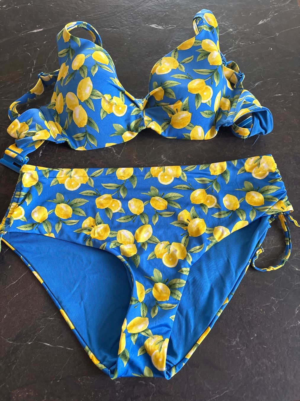 Tezenis Costumi da bagno & Bikini: Bikini Zitronen Gr. M/80 – Nuovo (secondo la descrizione) da Pfäffikon ZH venduto da Shona