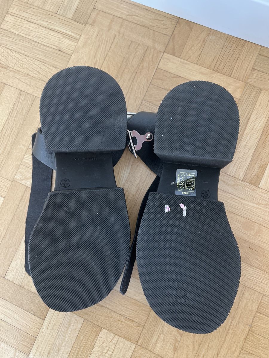 Scarpe da donna: Sandalen schwarz 37 – Usato da Winterthur venduto da lilly021 2