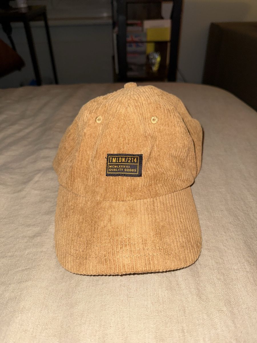 Copricapi, berretti & cappellini: Beige corduroy cap – Nuovo (secondo la descrizione) da Zürich venduto da sunnykickz 1