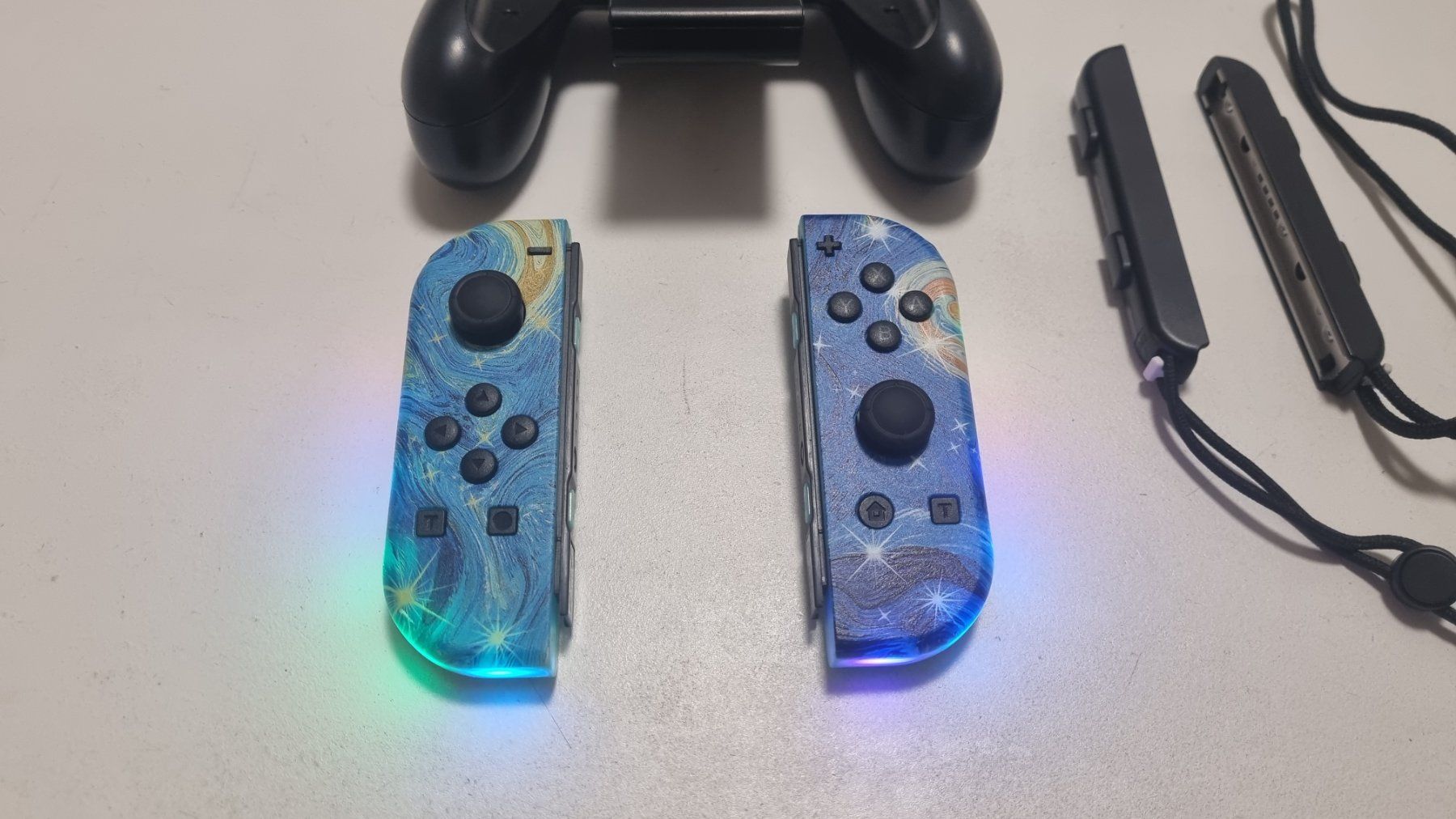 Controller: Nintendo Switch Joy Con Controllers mit Griff LED beleuchten – Usato da Birsfelden venduto da val_d9c2 4