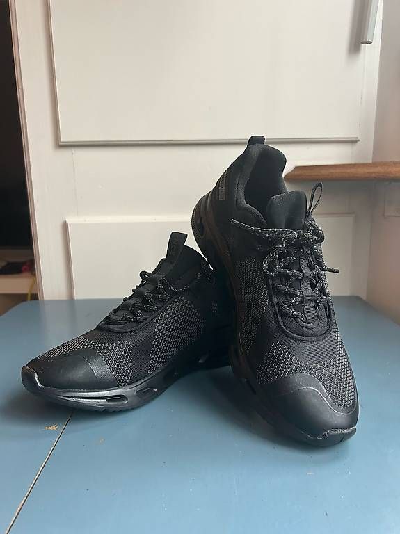 Scarpe da uomo: Sneaker Schwarz Gr42 – Usato da Luzern venduto da gianschweizer 1