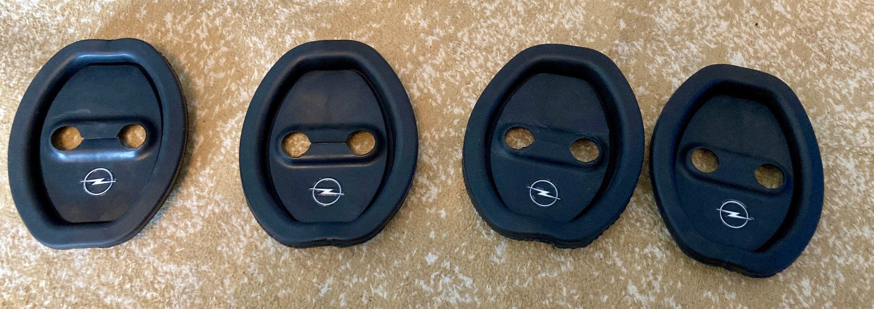 Opel Tutti i ricambio: Opel Auto Türschloss Abdeckung Silikon Protector – Nuovo e nell'imballaggio originale da Saas-Grund venduto da GarageSaleToday