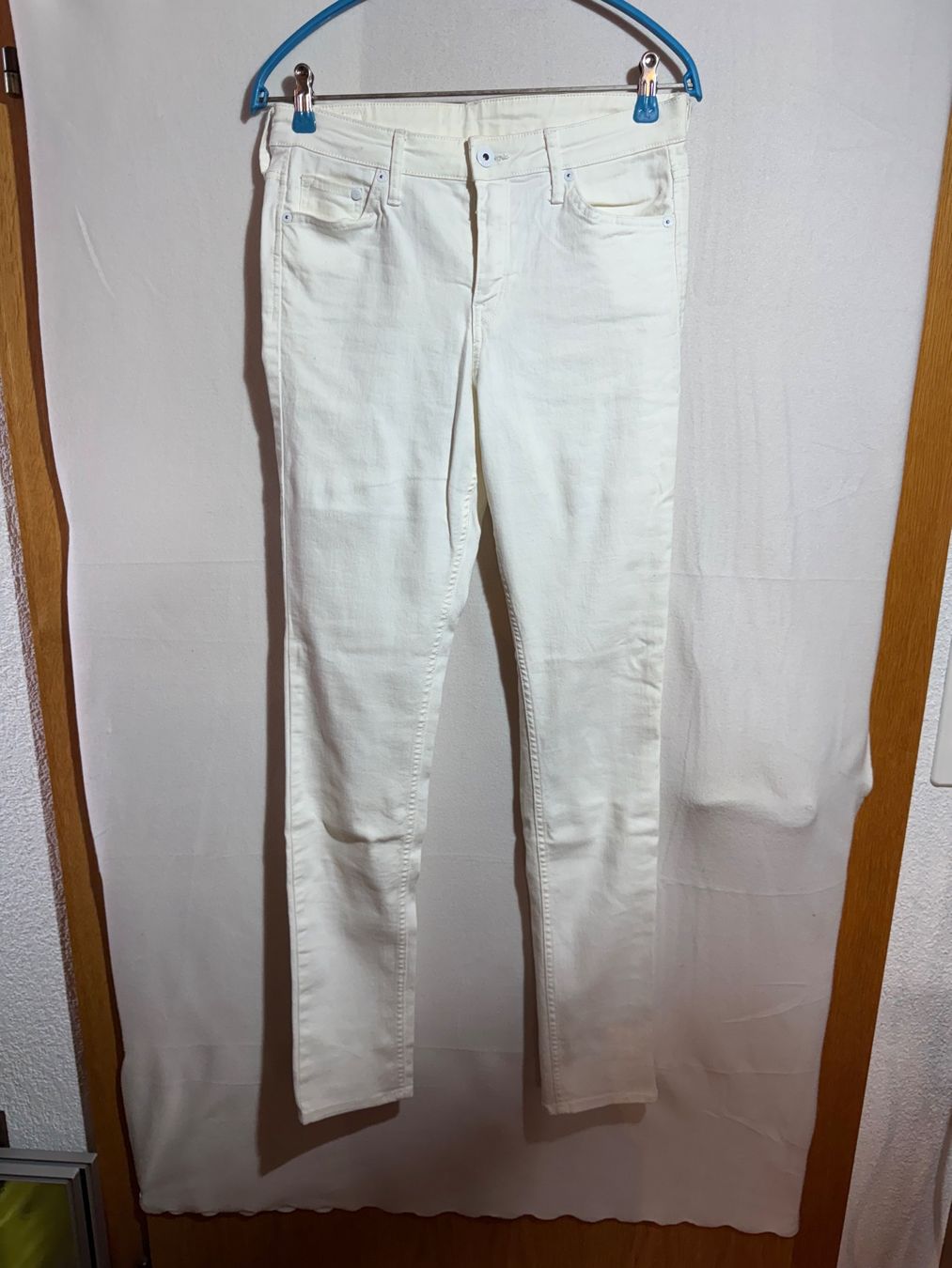 H&M Jeans: Weisse Jeans Gr. 28/32 – Usato da Grosswangen venduto da SALE_SALE_SALE