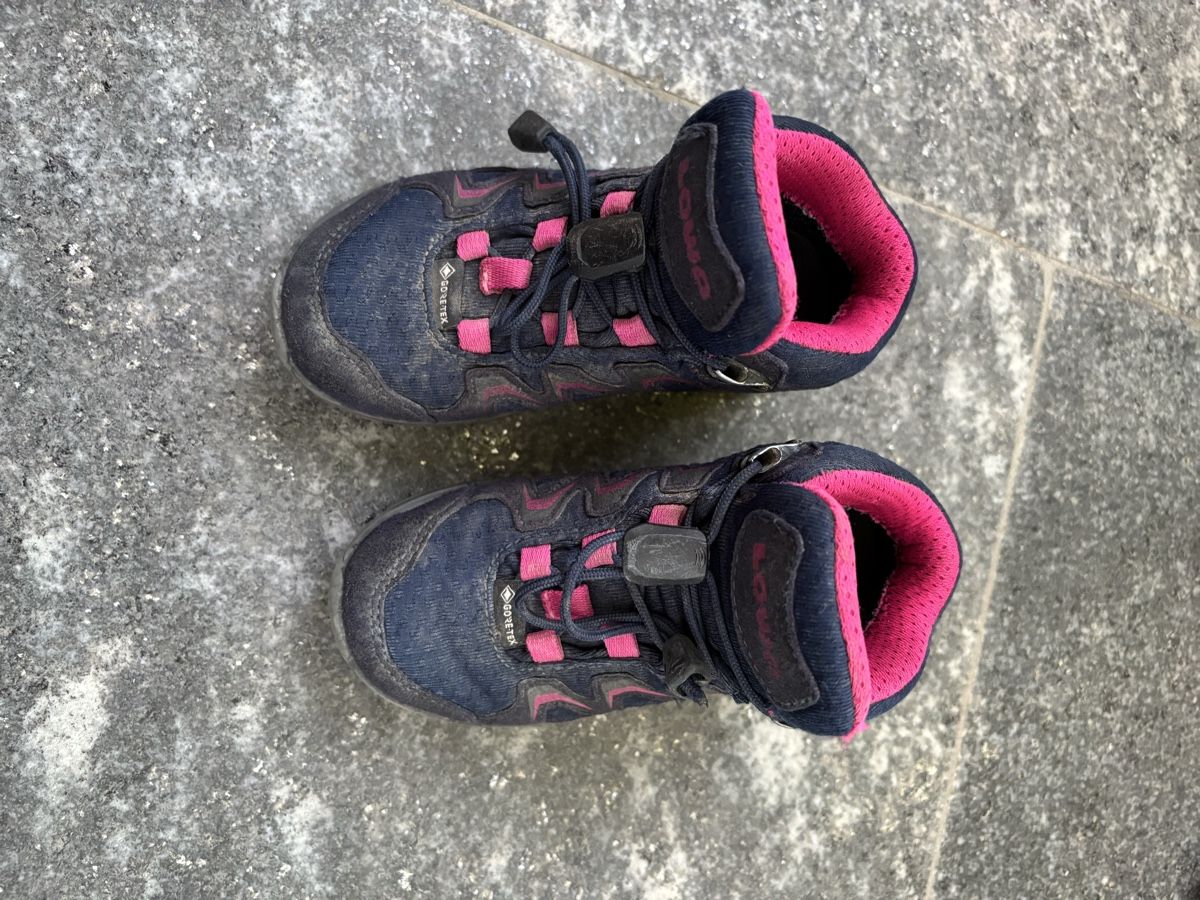 Lowa Schuhe für Jungen: Lowa Wanderschuhe Gr. 25 – Gebraucht aus Wettingen von thea_