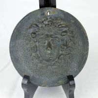 Antike Medusa Wandplakette - Relief aus Bronze