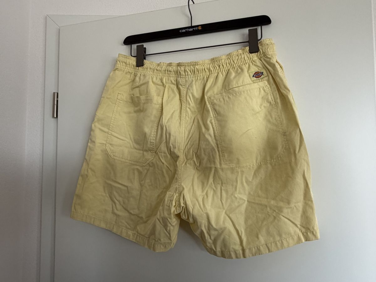 Dickies Hosen: Dickies Shorts XL gelb  – Gebraucht aus Aristau von jac_6glp 1