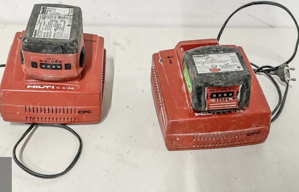 Hilti Tutti gli attrezzi: 2 Hilti Ladegeräte + 2 Akkus – Usato da Richterswil venduto da pla_hwr6