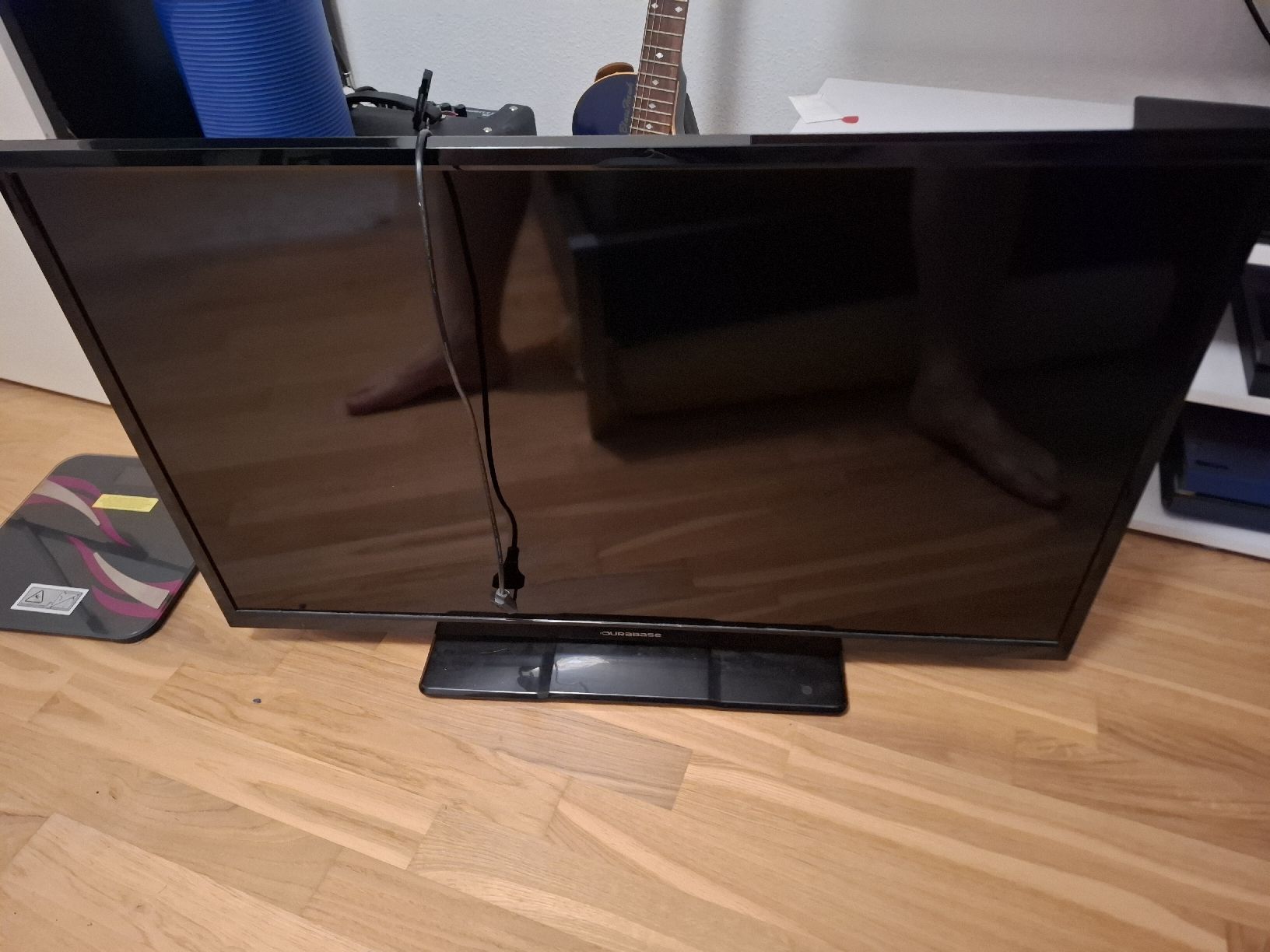 Televisori: Fernseher Durabase 40 Zoll 104cm – Usato da Zürich venduto da thi_vx96