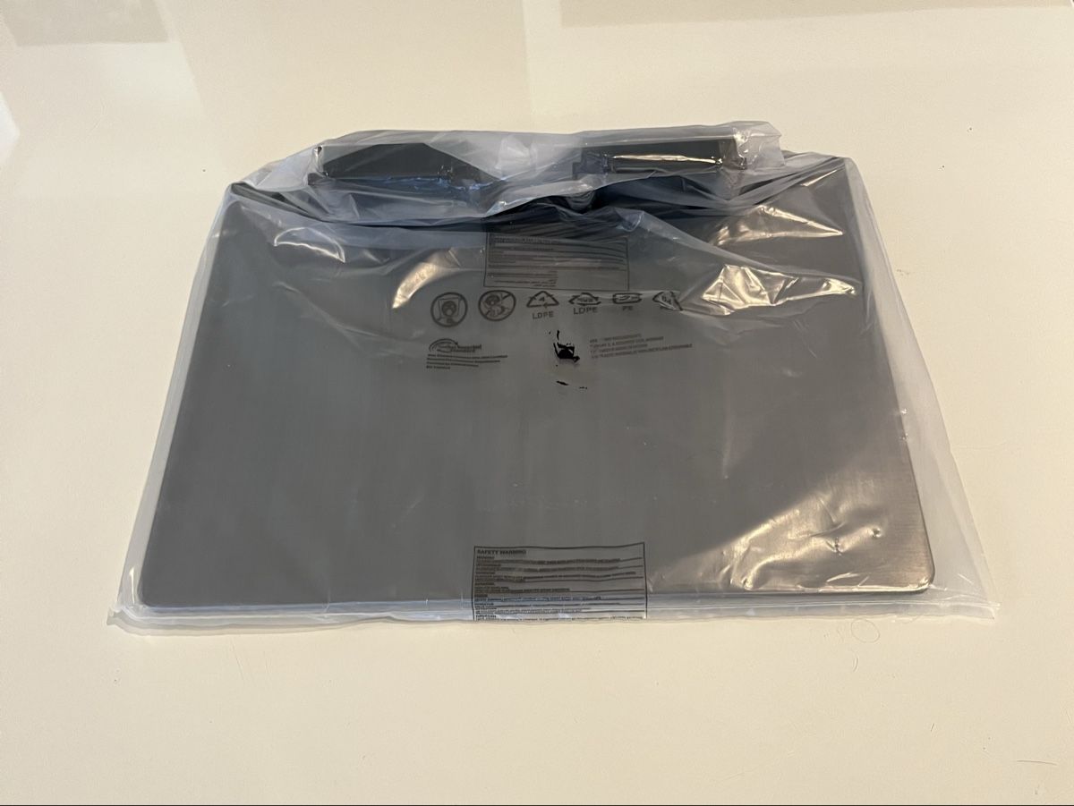 Samsung Supporti a parete: Original Samsung QE65S95BAT Standfuss + Abdeckung  – Nuovo e nell'imballaggio originale da Urtenen-Schönbühl venduto da nautilus-9 1